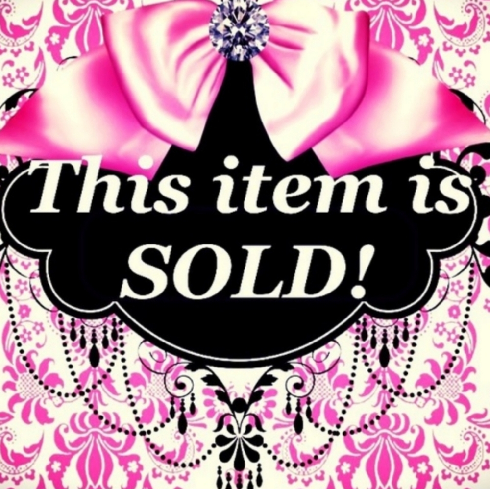 Vintage Round Pendant Necklace